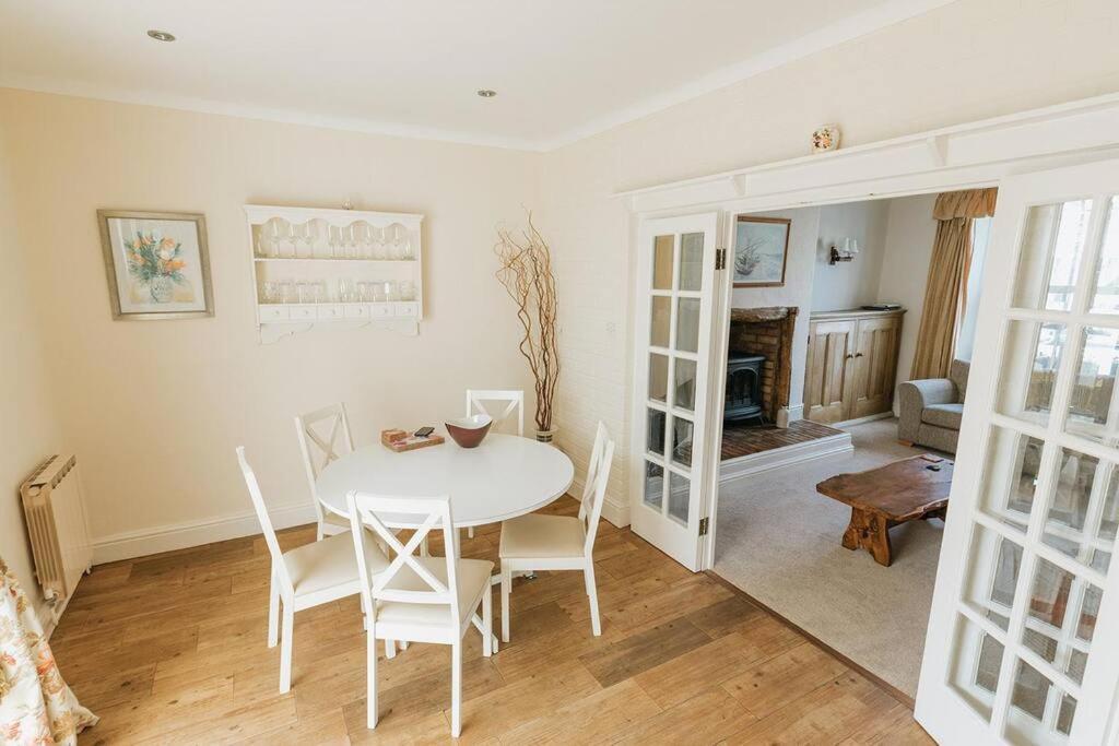 Fir Tree Cottage - Cosy 3 Bed Cottage In Penrhyn Bay With Beautiful Sea Views And Access To Snowdonia Rhôs-on-Sea Exterior foto