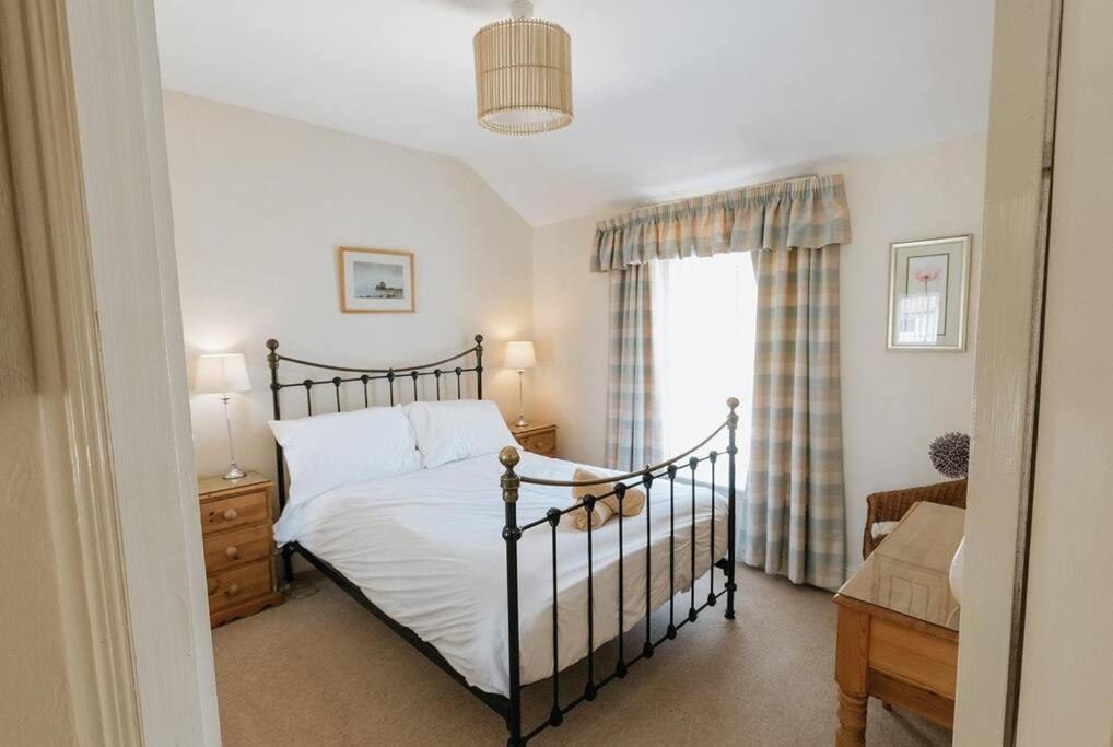 Fir Tree Cottage - Cosy 3 Bed Cottage In Penrhyn Bay With Beautiful Sea Views And Access To Snowdonia Rhôs-on-Sea Exterior foto