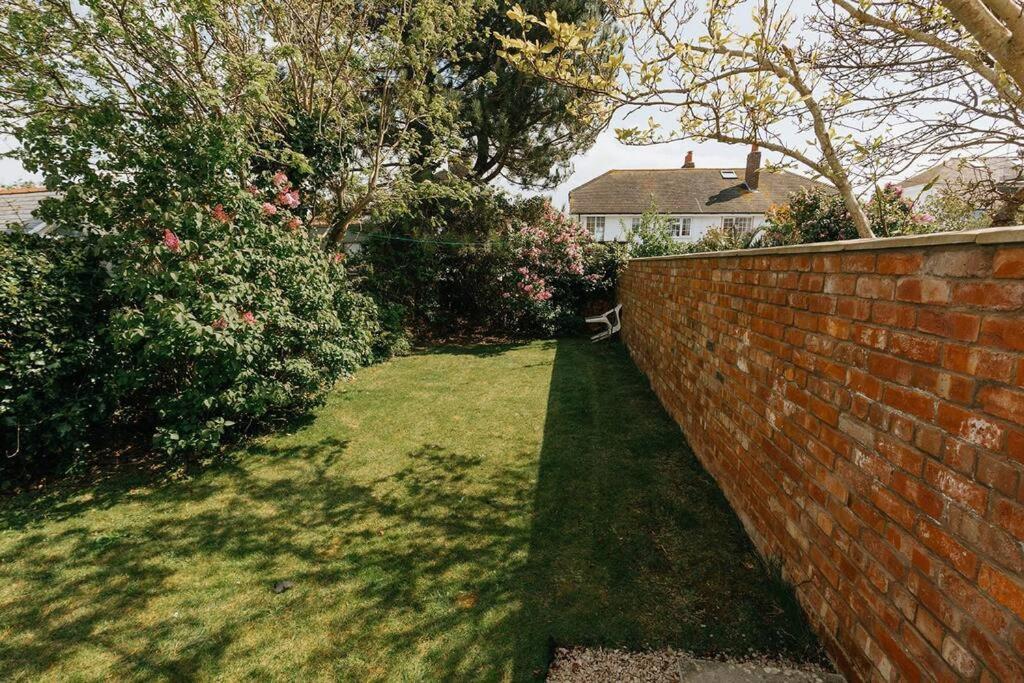 Fir Tree Cottage - Cosy 3 Bed Cottage In Penrhyn Bay With Beautiful Sea Views And Access To Snowdonia Rhôs-on-Sea Exterior foto